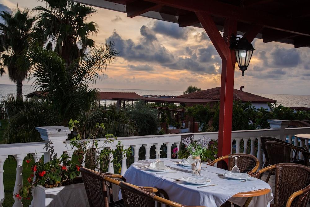 Poseidon Beach Hotel Kastrosikia Luaran gambar