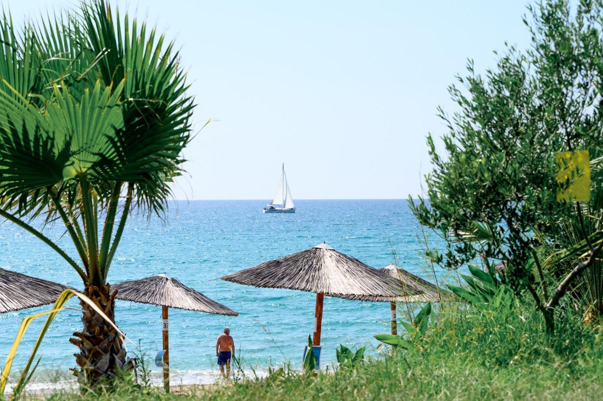 Poseidon Beach Hotel Kastrosikia Luaran gambar