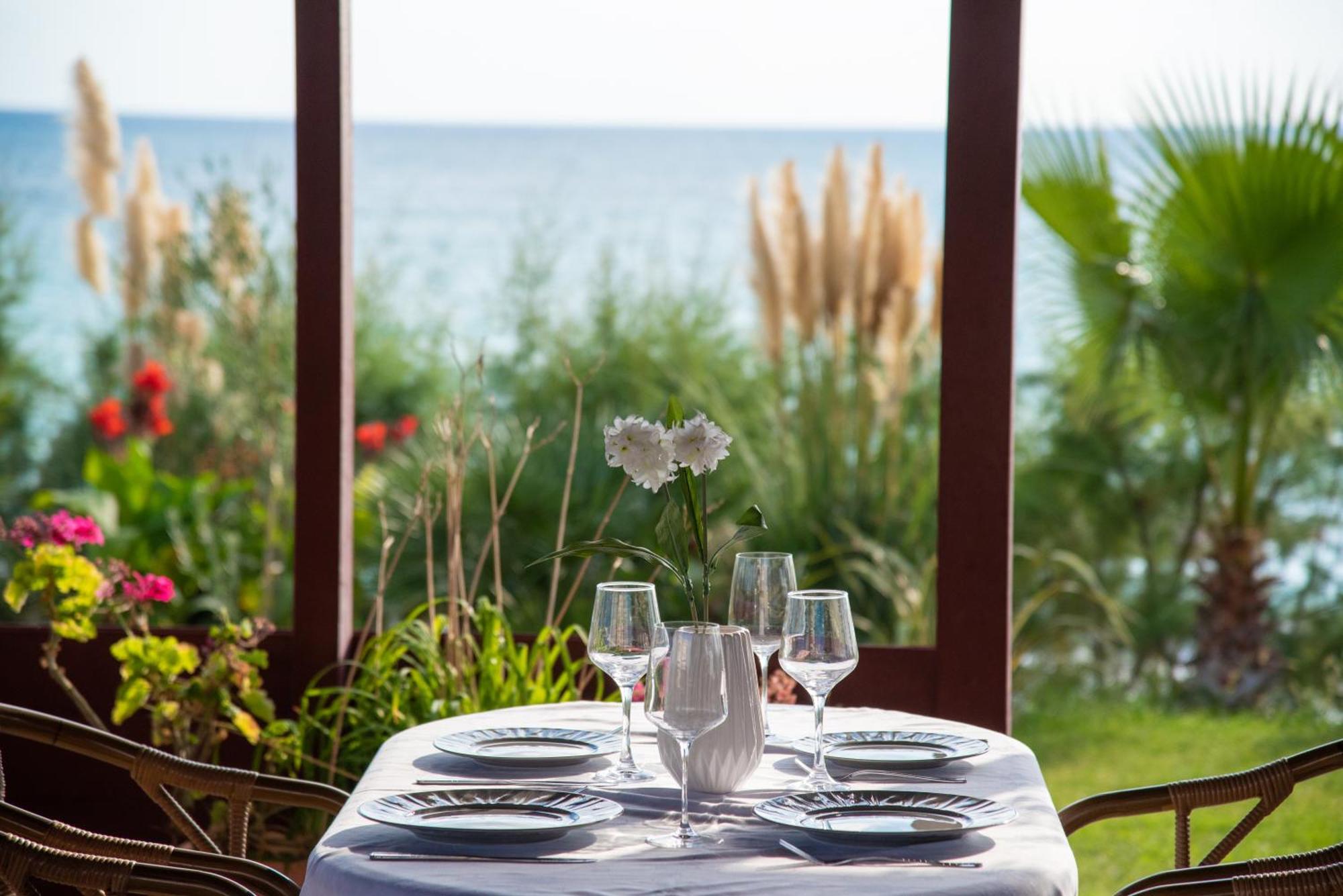 Poseidon Beach Hotel Kastrosikia Luaran gambar